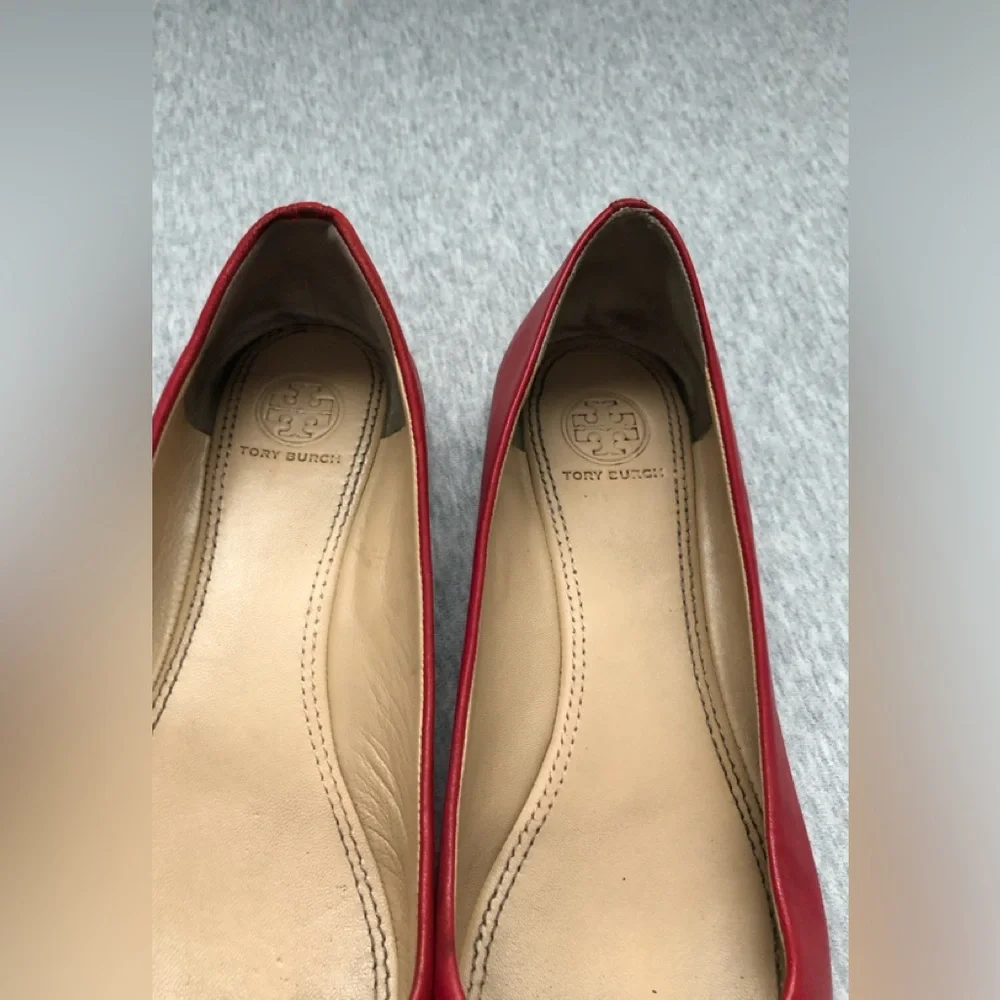 Tory Burch Chase Ballet Gold Logo Bow Flat Size: US 8M
